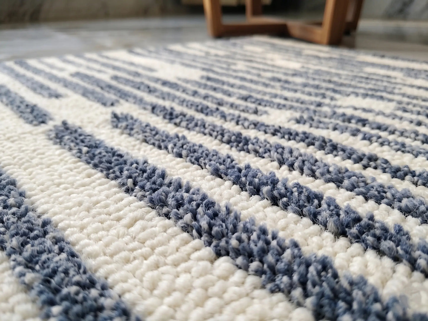 AR-016 | Linear Abstract Hand-Tufted Rug My Store