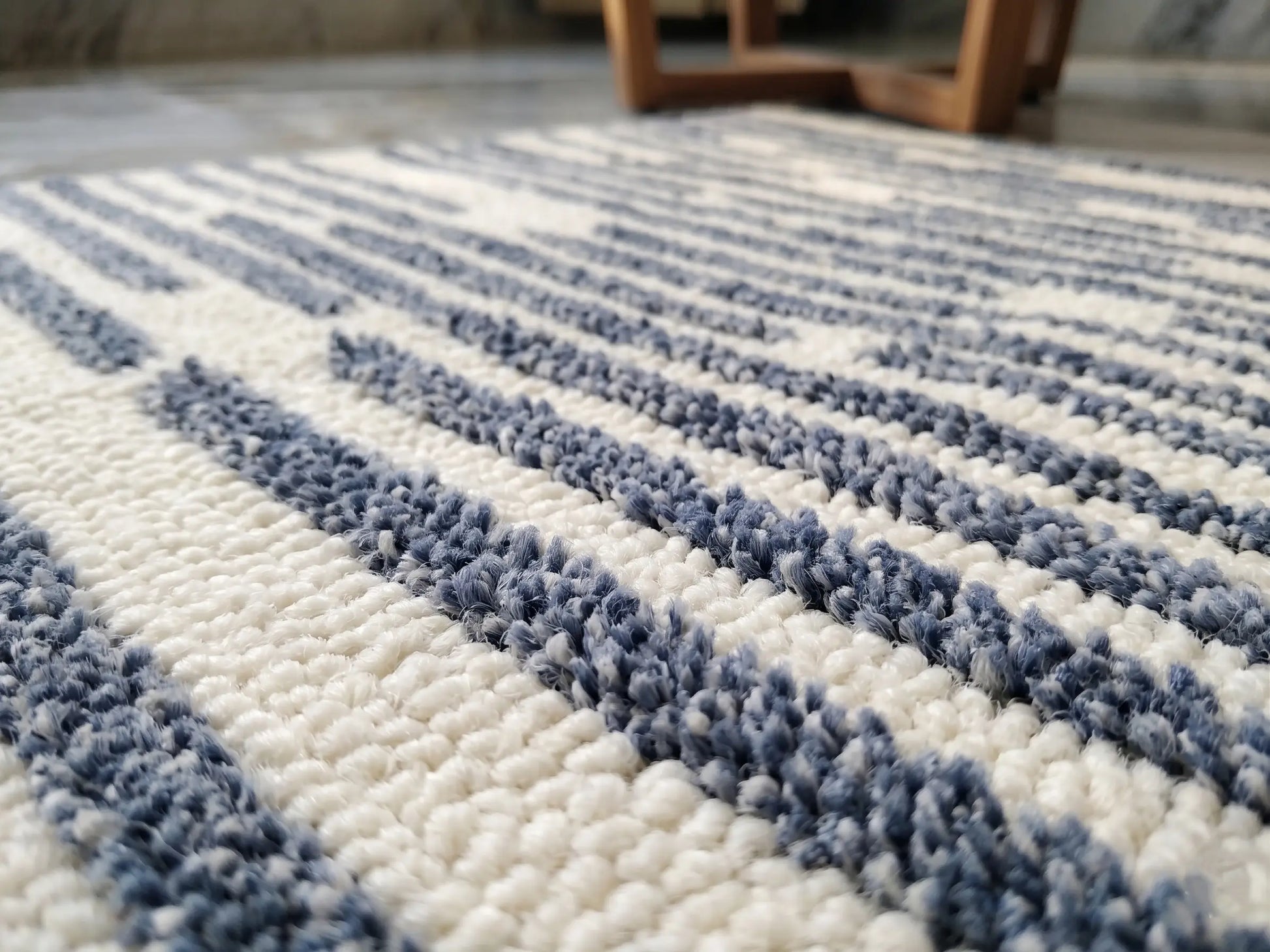 AR-016 | Linear Abstract Hand-Tufted Rug My Store