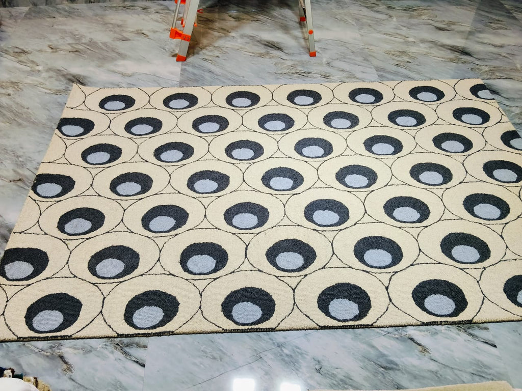 AR-011 | Circular Pattern Hand-Tufted Rug