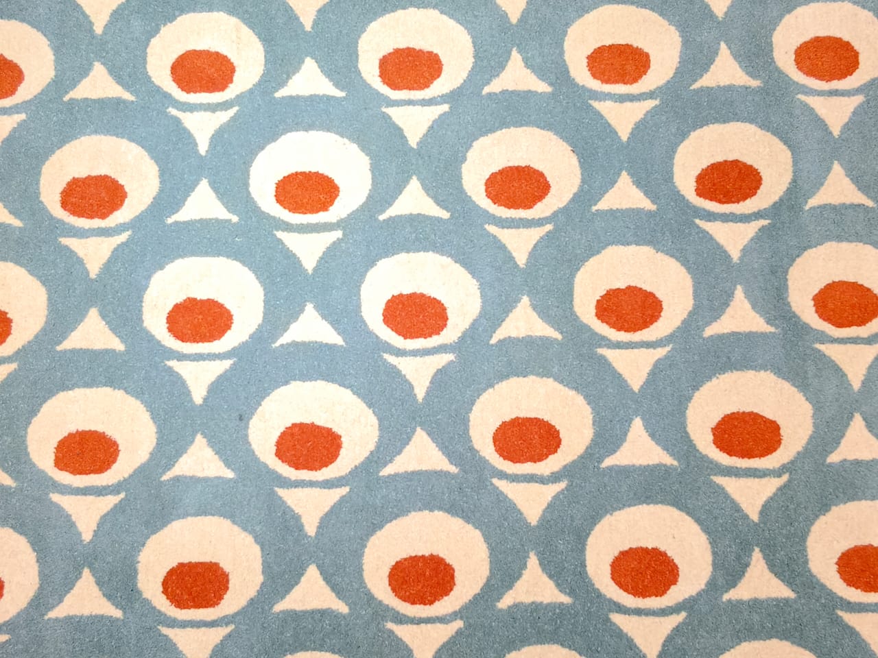 AR-013 | Modern Geometric Hand-Tufted Rug