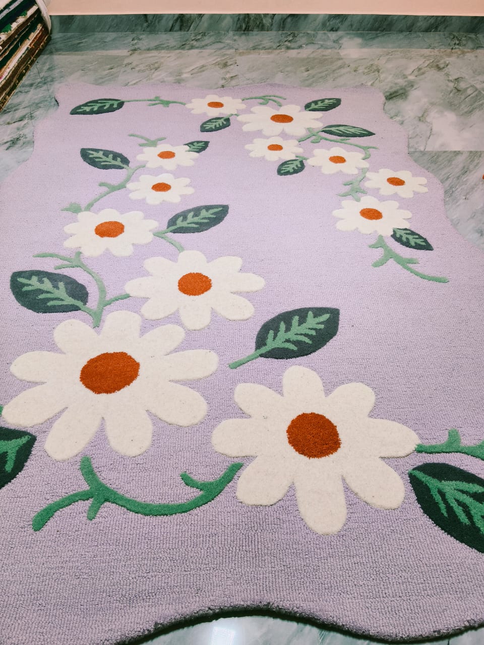 AR-015 | Daisy Floral Hand-Tufted Rug