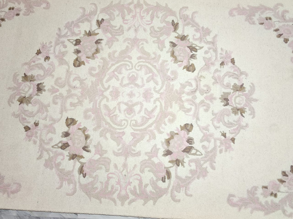 AR-003 | Classic Floral Medallion Hand-Tufted Rug