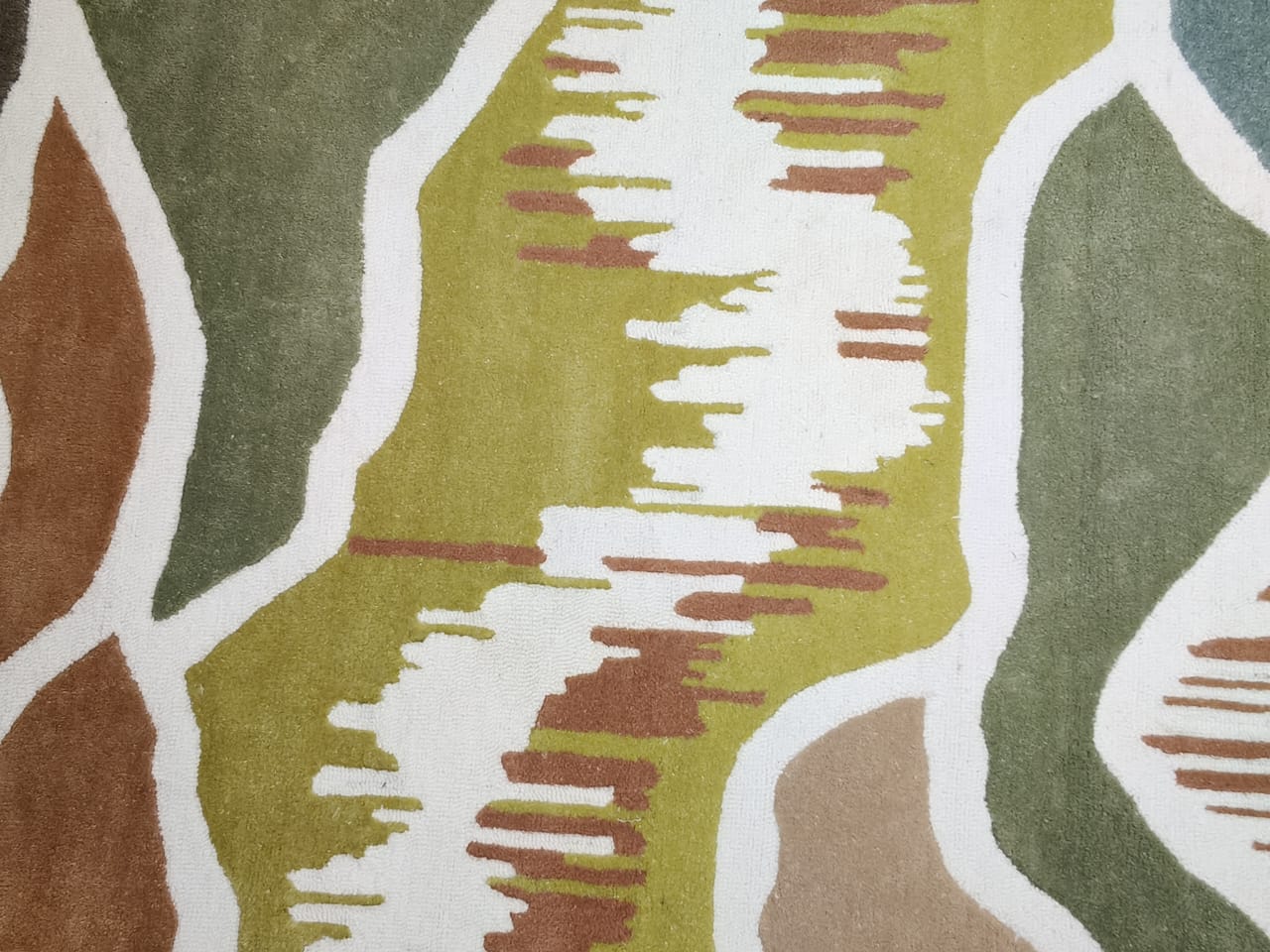 AR-005 | Abstract Modern Hand-Tufted Rug