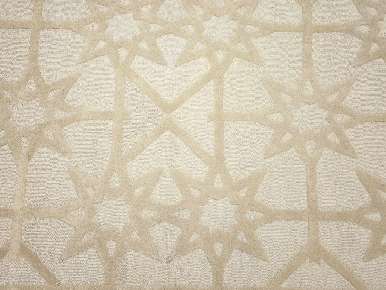AR-007 | Star Pattern Hand-Tufted Rug