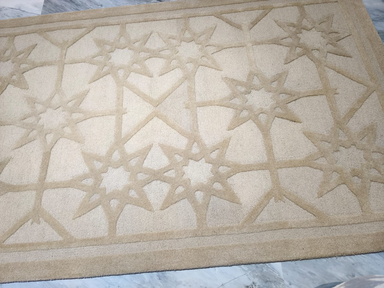 AR-007 | Star Pattern Hand-Tufted Rug