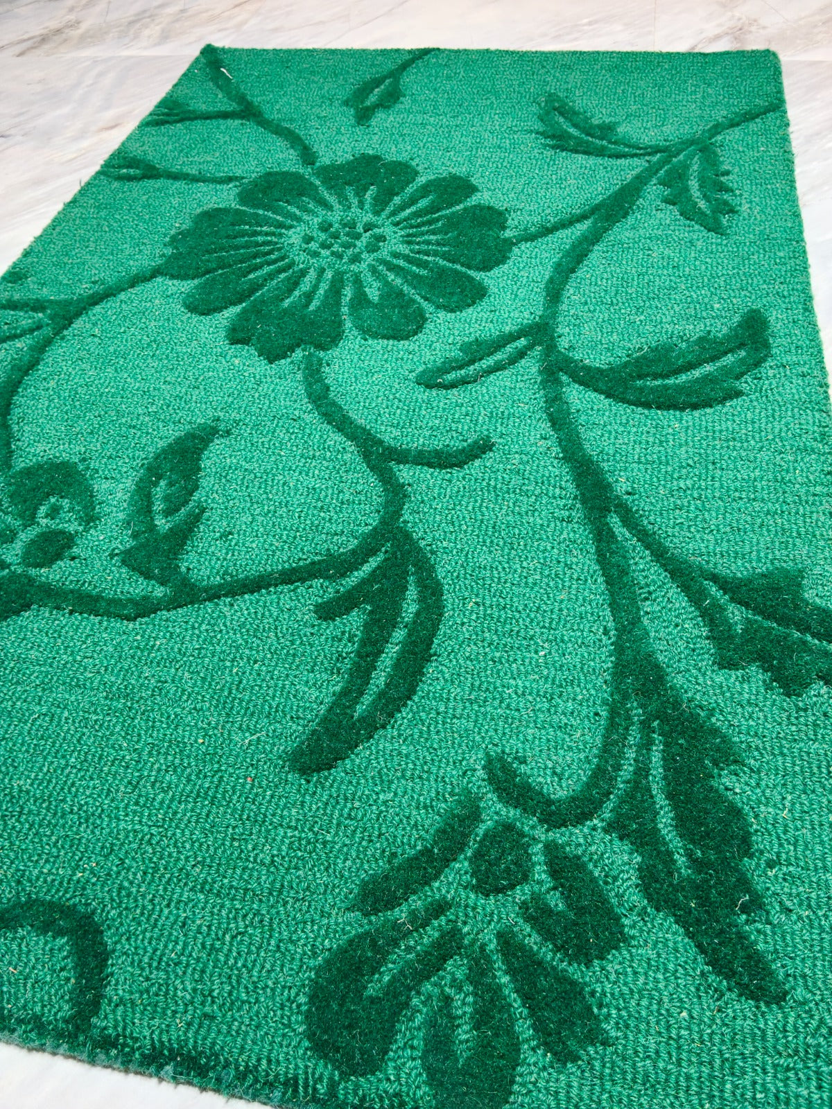 AR-018 | Embossed Floral Hand-Tufted Rug