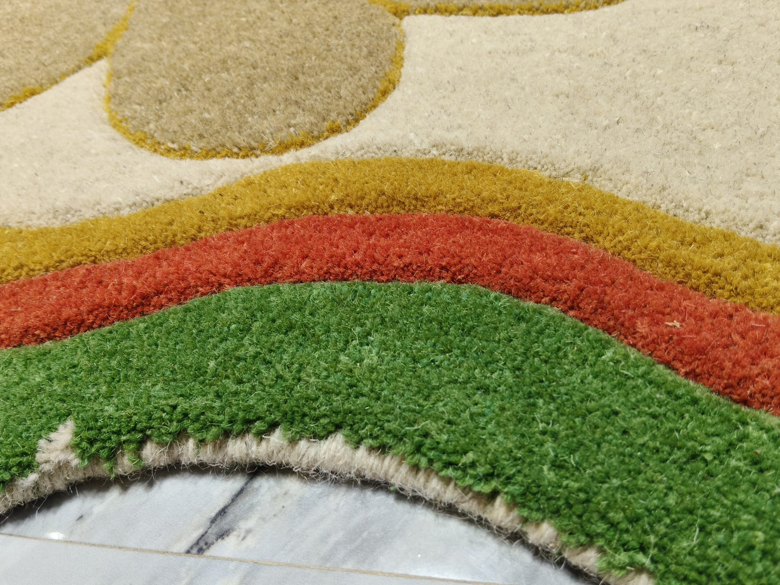 AR-020 | Retro Floral Hand-Tufted Rug