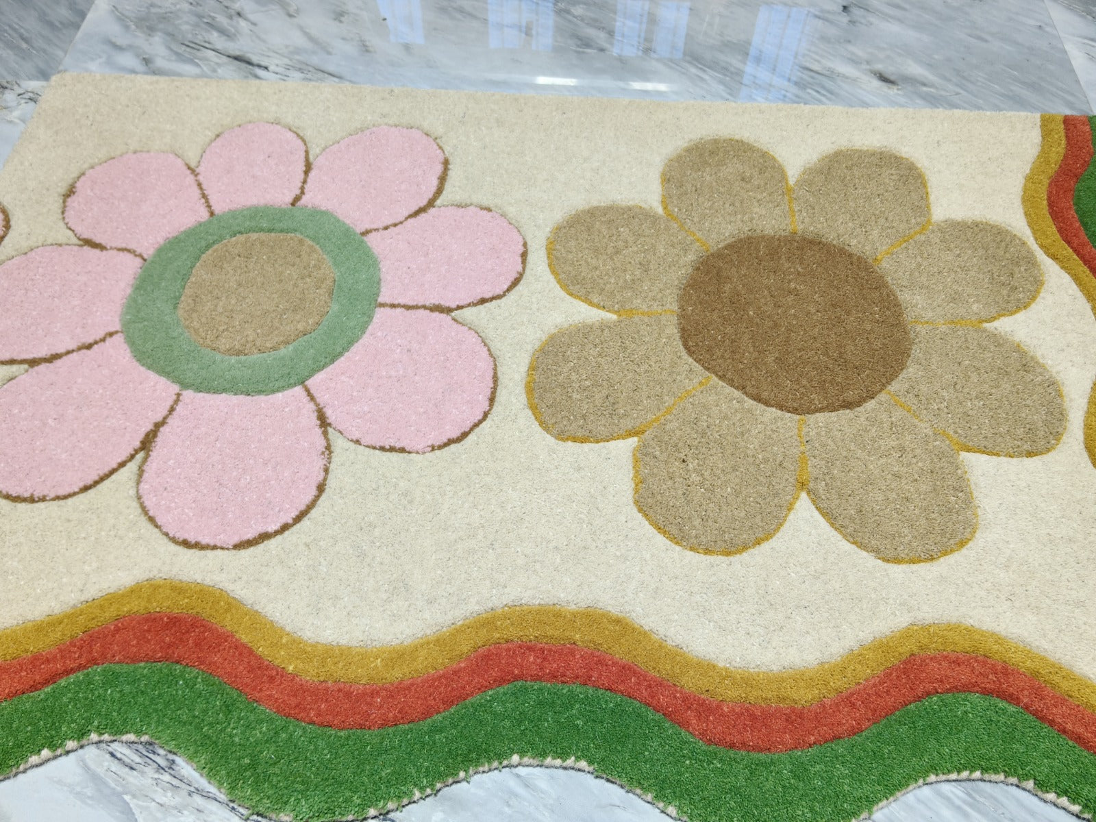 AR-020 | Retro Floral Hand-Tufted Rug