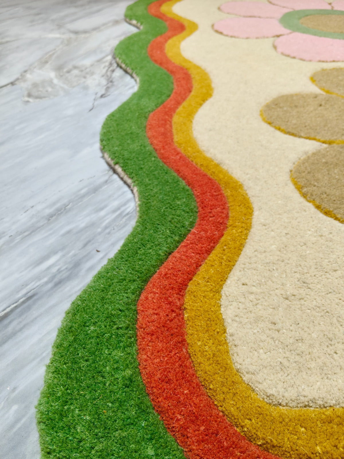 AR-020 | Retro Floral Hand-Tufted Rug