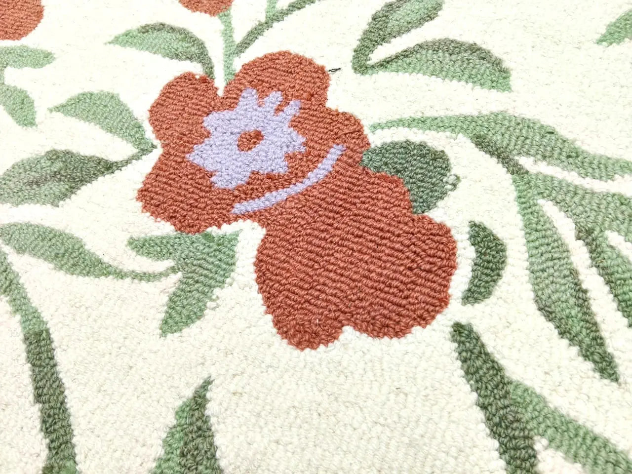 AR-004 | Floral Vine Hand-Tufted Rug My Store